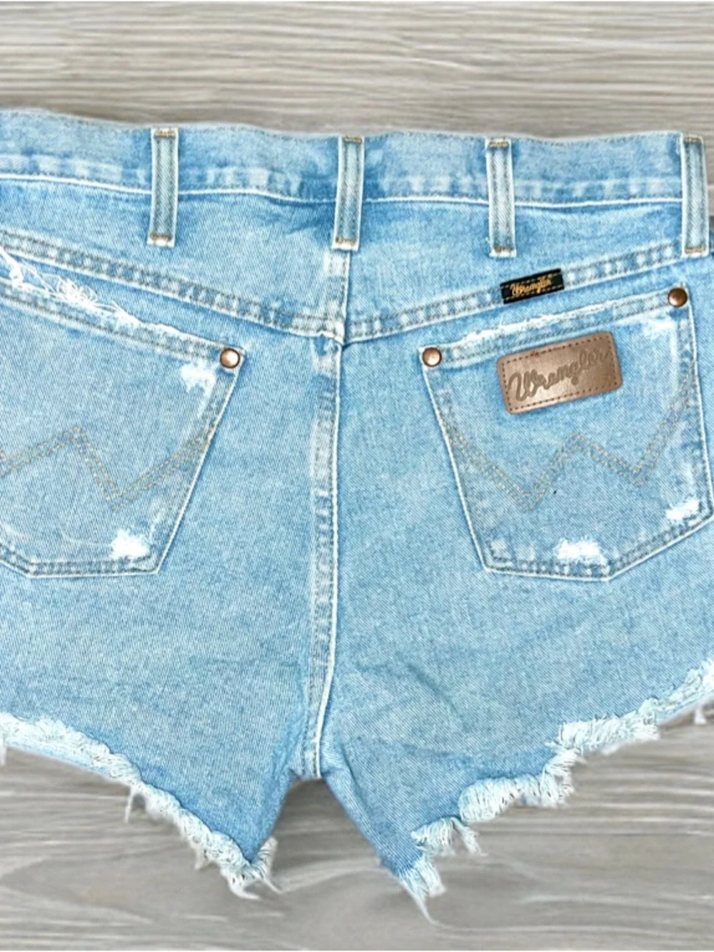 Wrangler High Rise Distressed Blue Denim Shorts Fits Size 11 - Picture 3 of 6